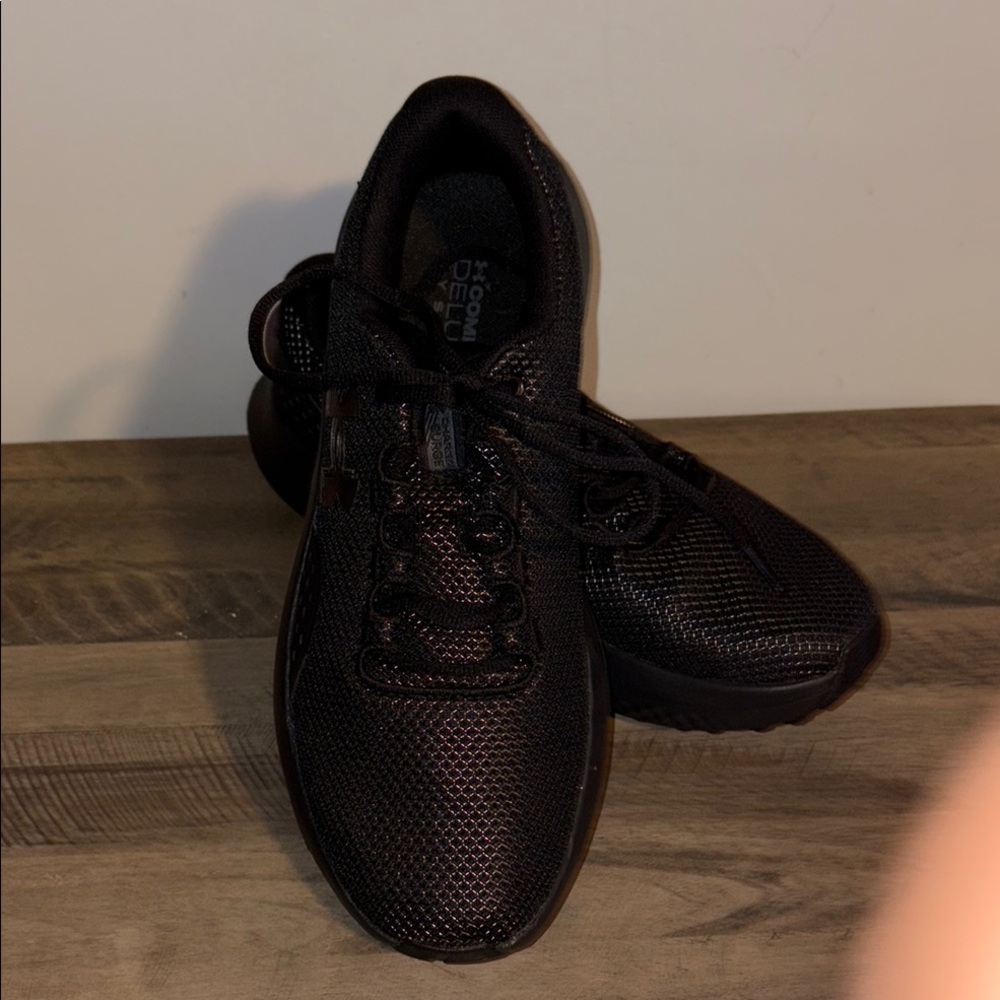 Under Armour Black Athletic UNISEX